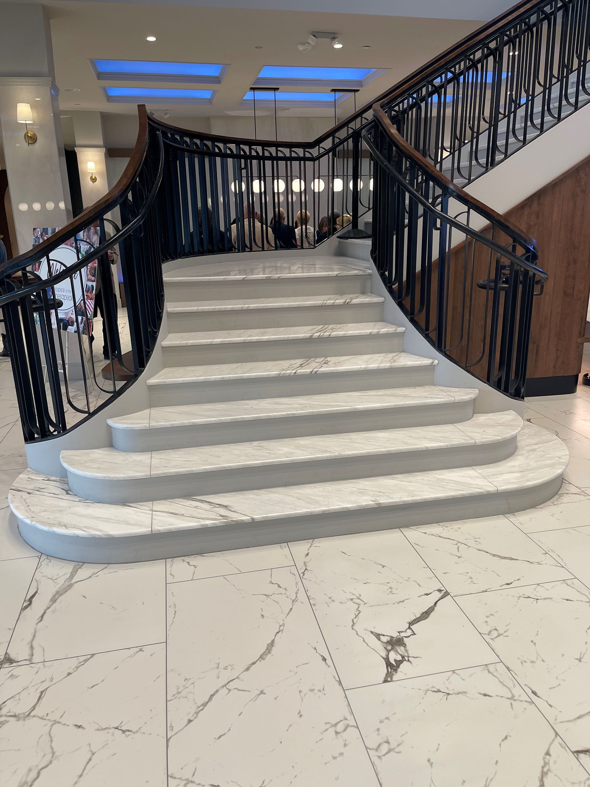 A set of stairs with railing