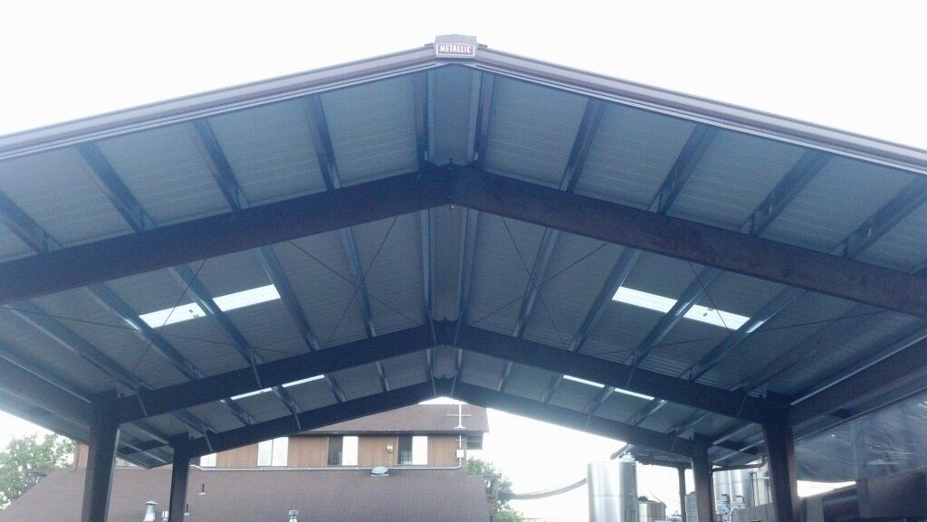 Looking up at steel roof 01