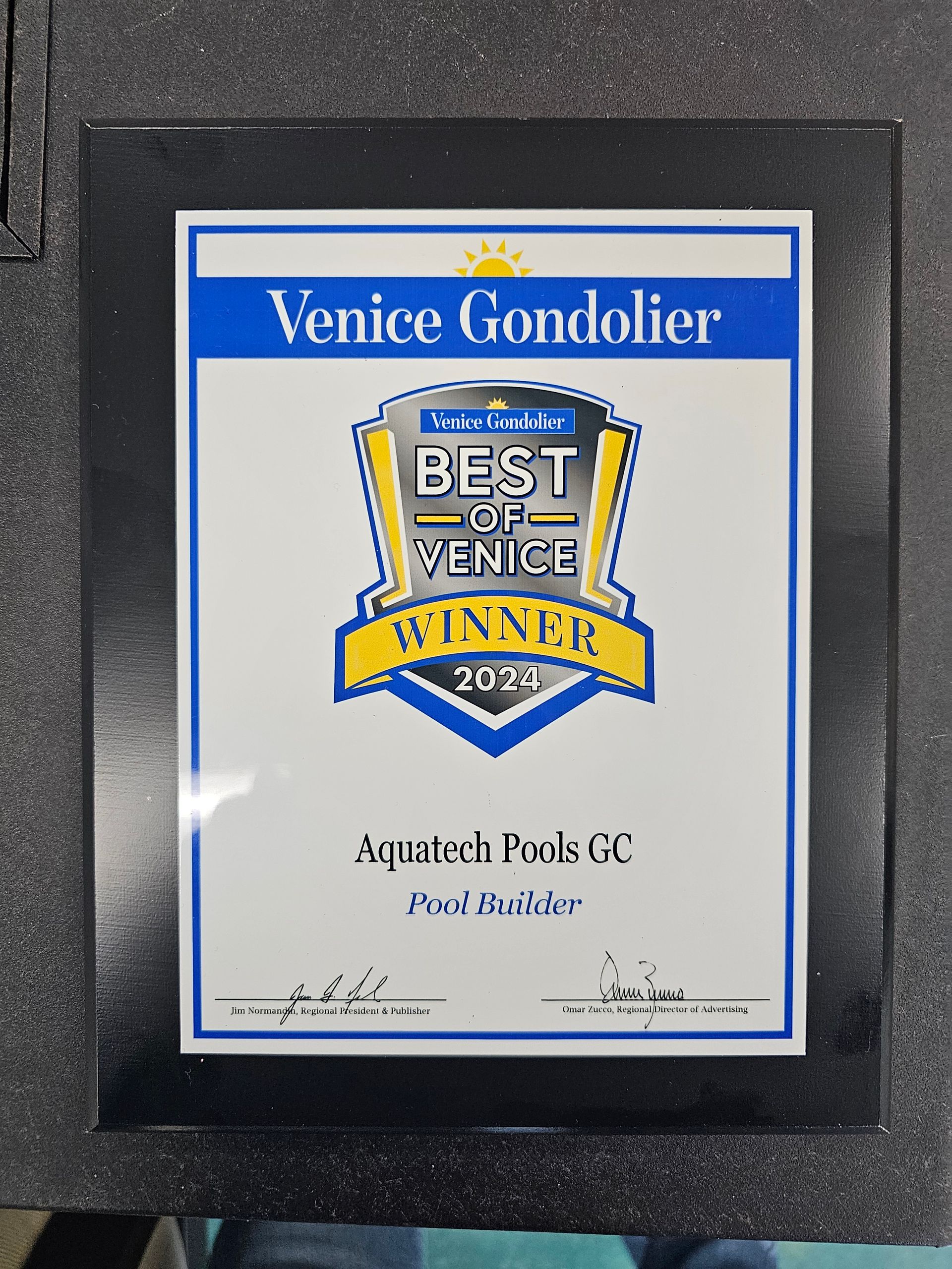 A plaque that says venice gondolier best of venice winner