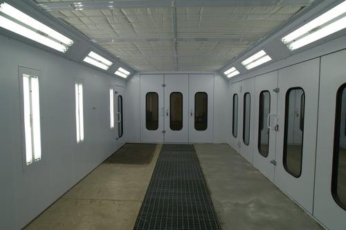 Auto body painting service