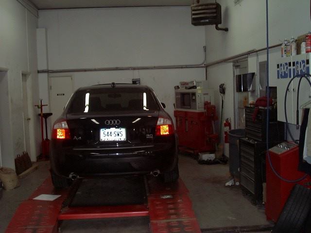 Auto body repair service