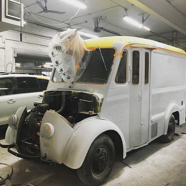 Auto body painting service