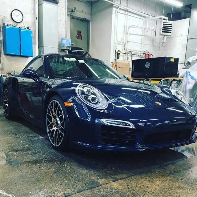 Auto body repair service