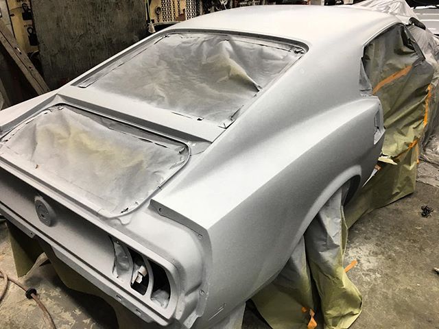 Auto body painting service