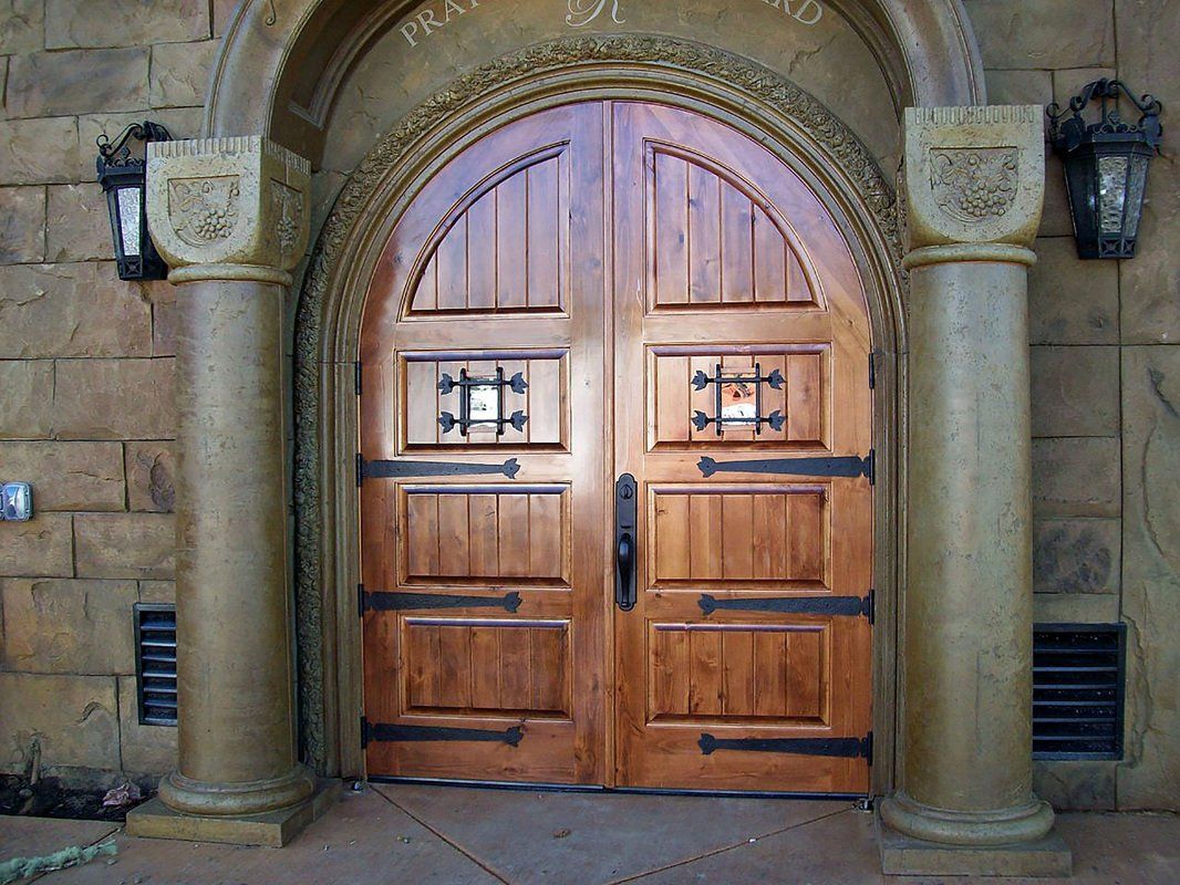 Reustle Vineyards - Alder True Double Arch Doors