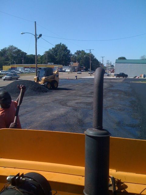 Asphalt paving