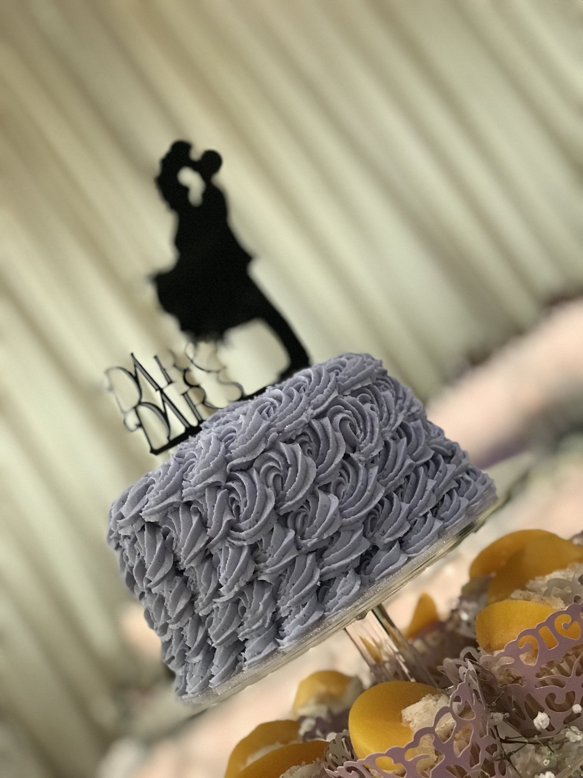 Wedding cake decoration