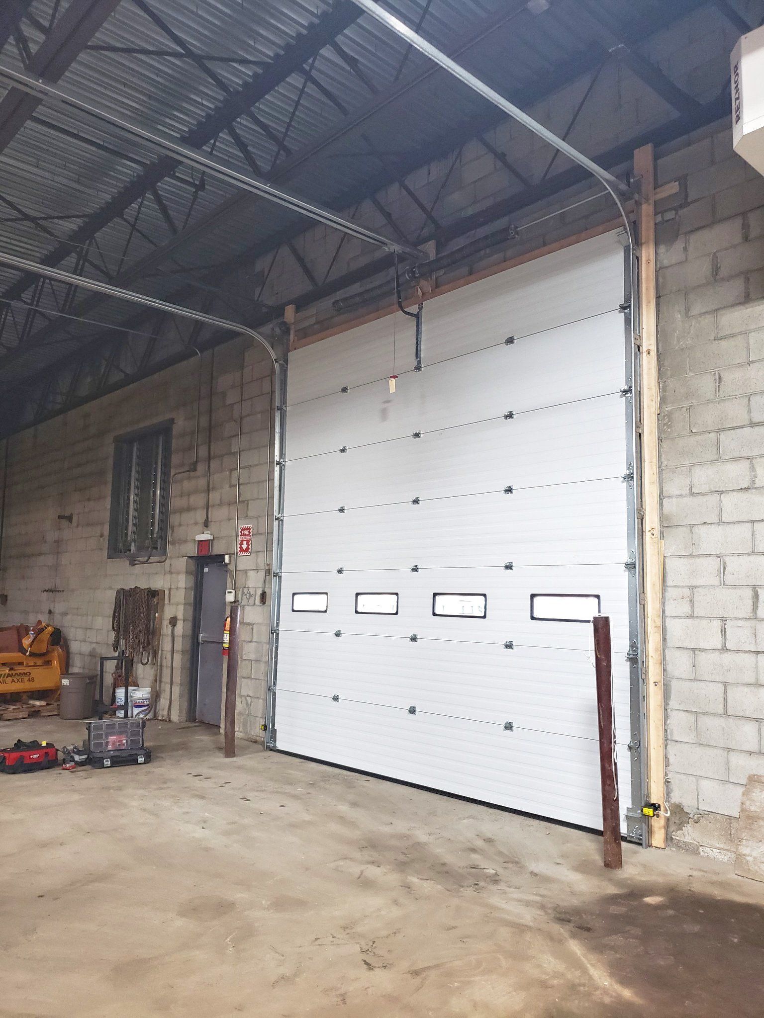 Commercial garage door