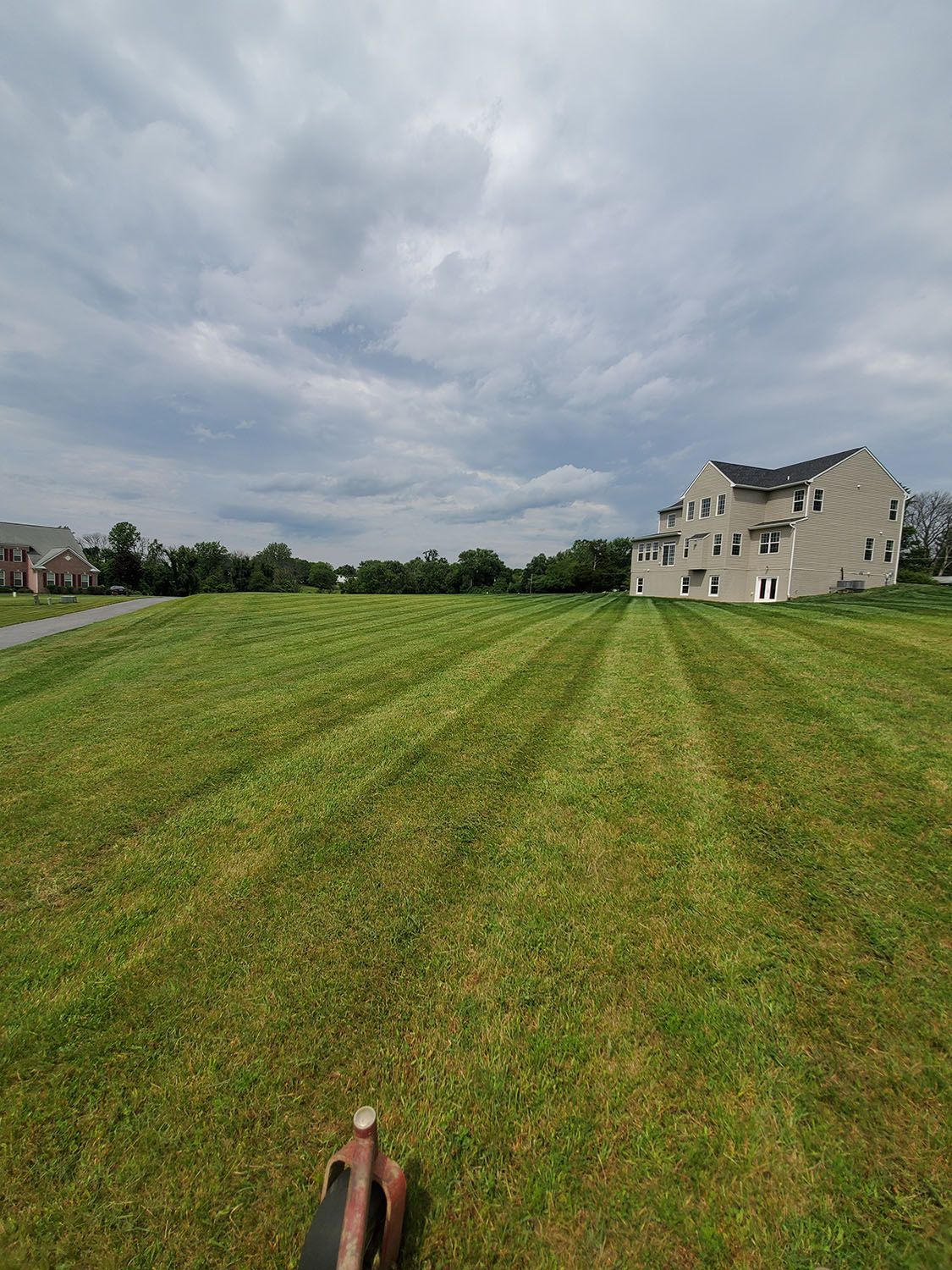 House with a spacious lawn