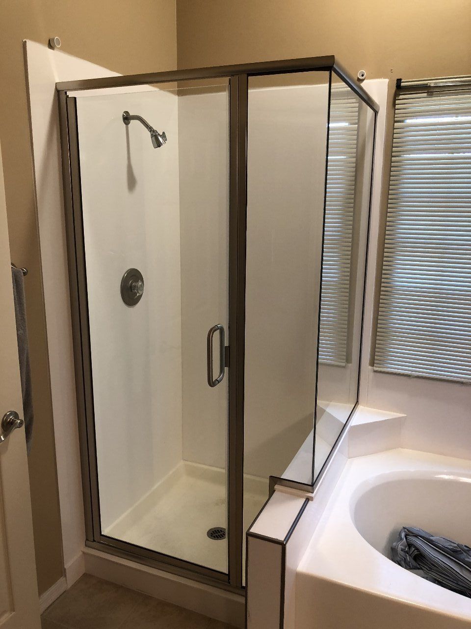 Semi-Frame less Butt Corner