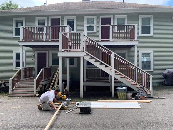 Deck carpentry service
