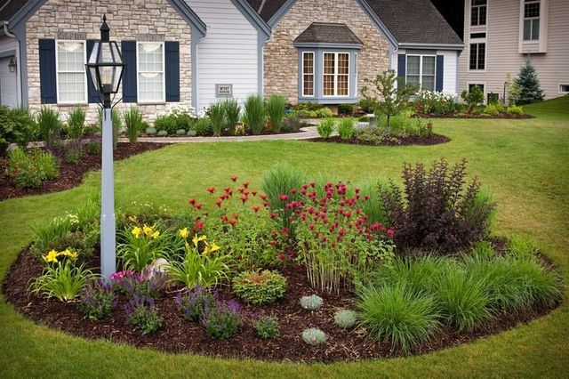 Stunning Flower Bed Design Ideas For Your Front Yard - Front Yard Plant Design Ideas