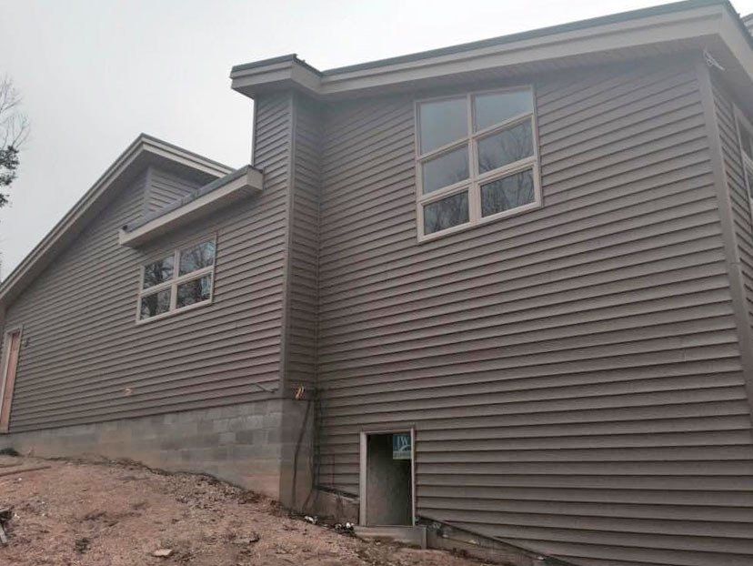 Sidings installation in a new house