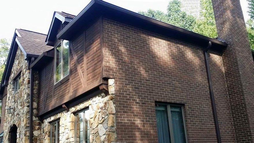 Side of the house with a gutter