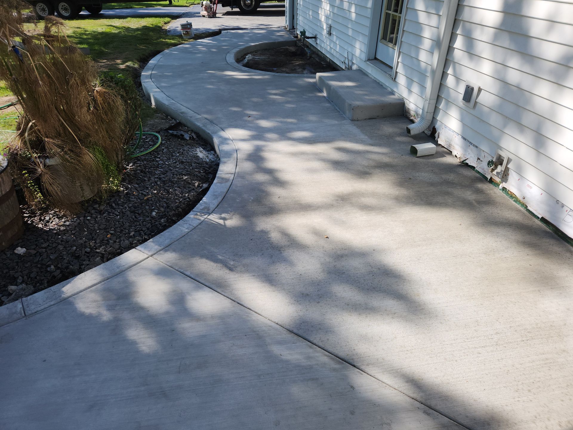 Curved Sidewalk Flatwork