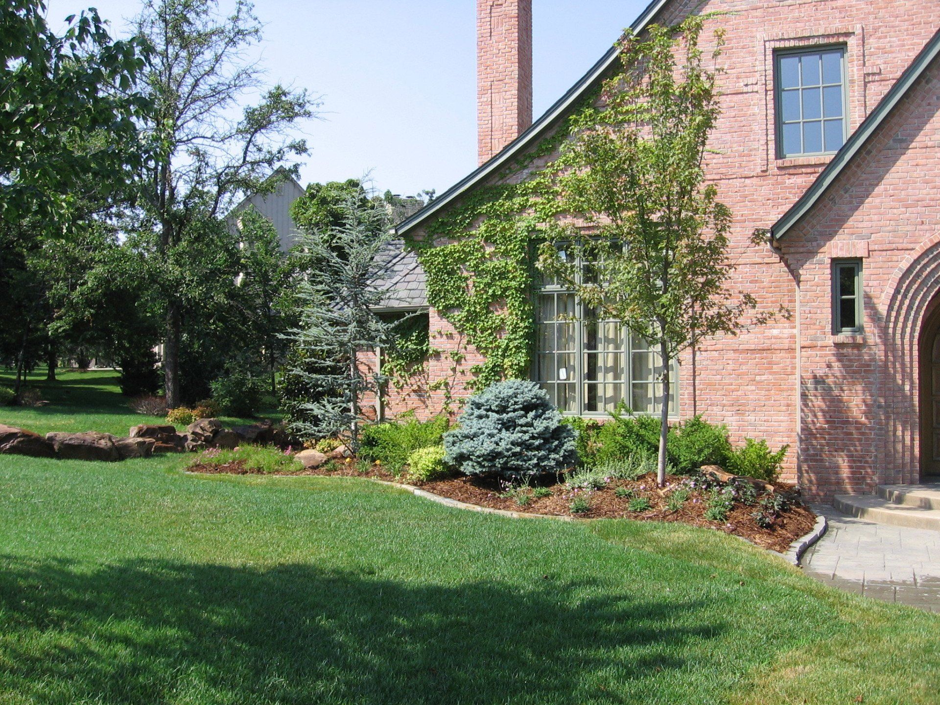 Edmond Landscapes & Ground Maintenance Inc image