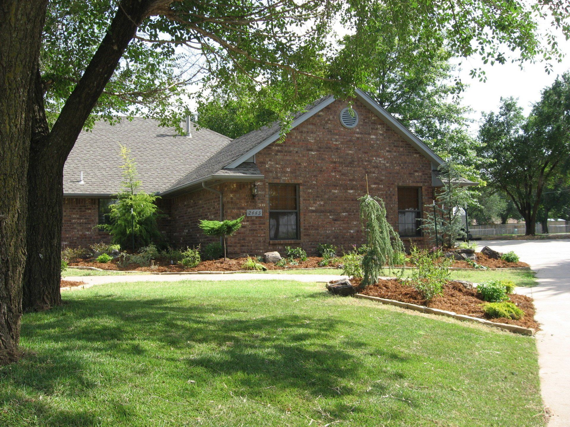 Edmond Landscapes & Ground Maintenance Inc image