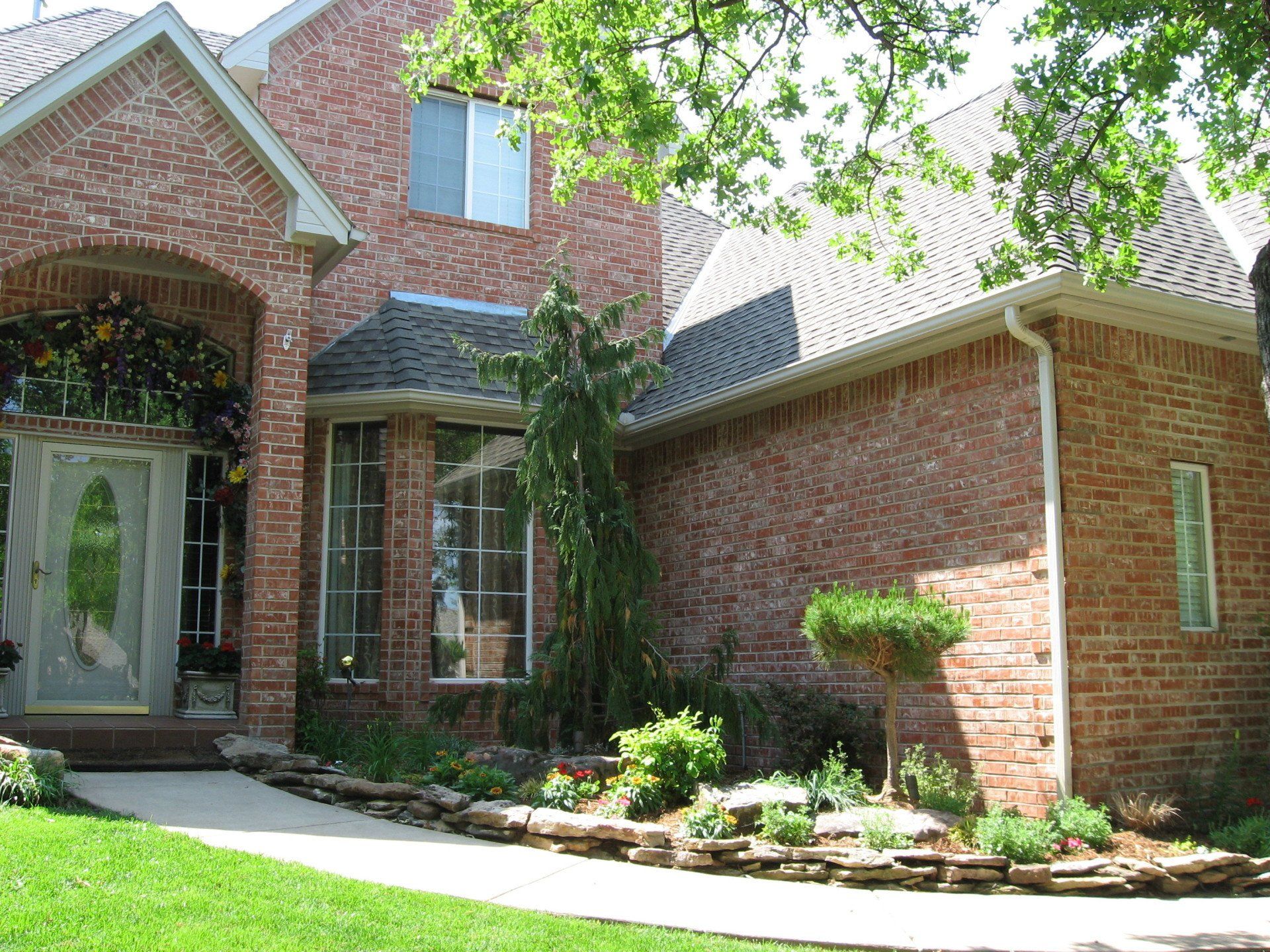 Edmond Landscapes & Ground Maintenance Inc image