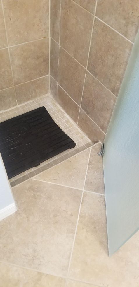 baressi shower entrance before