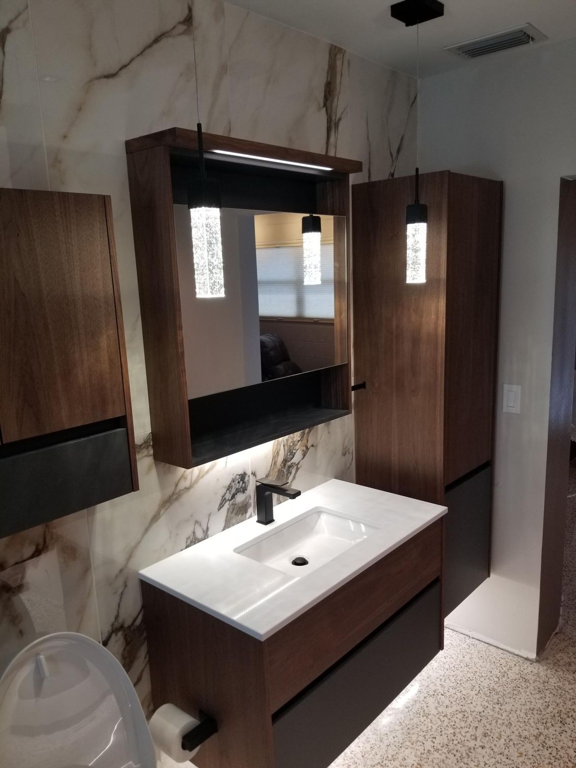 New bathroom sink and closet