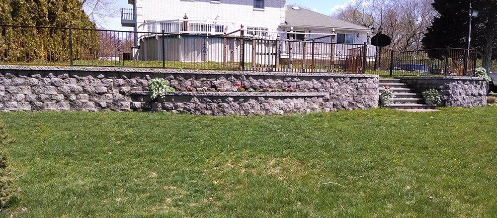 Retaining wall