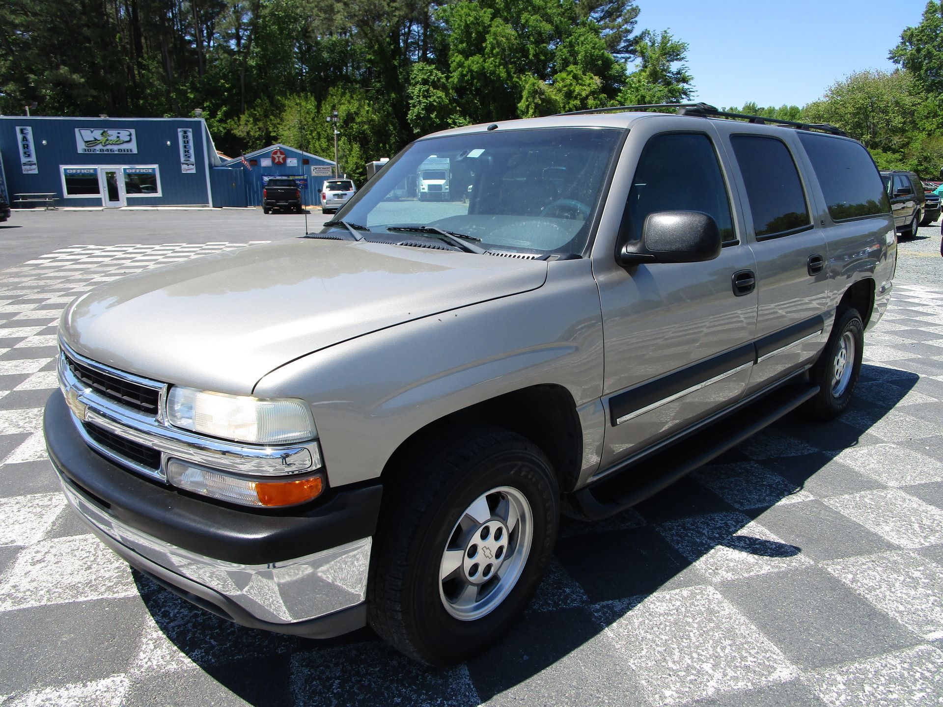 2002 CHEVY SUBURBAN LS 6018