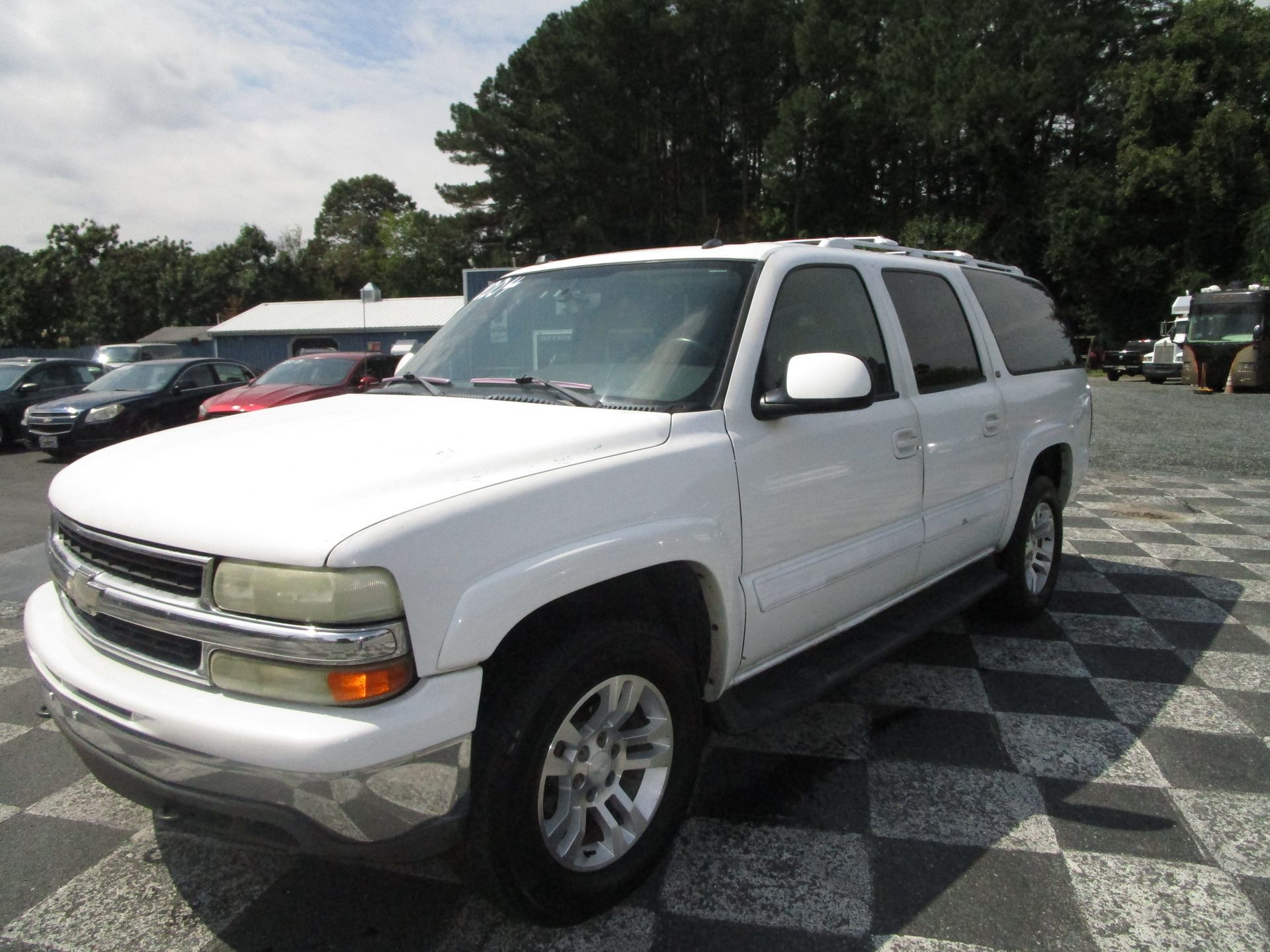 2004 CHEVY SUBURBAN 8606