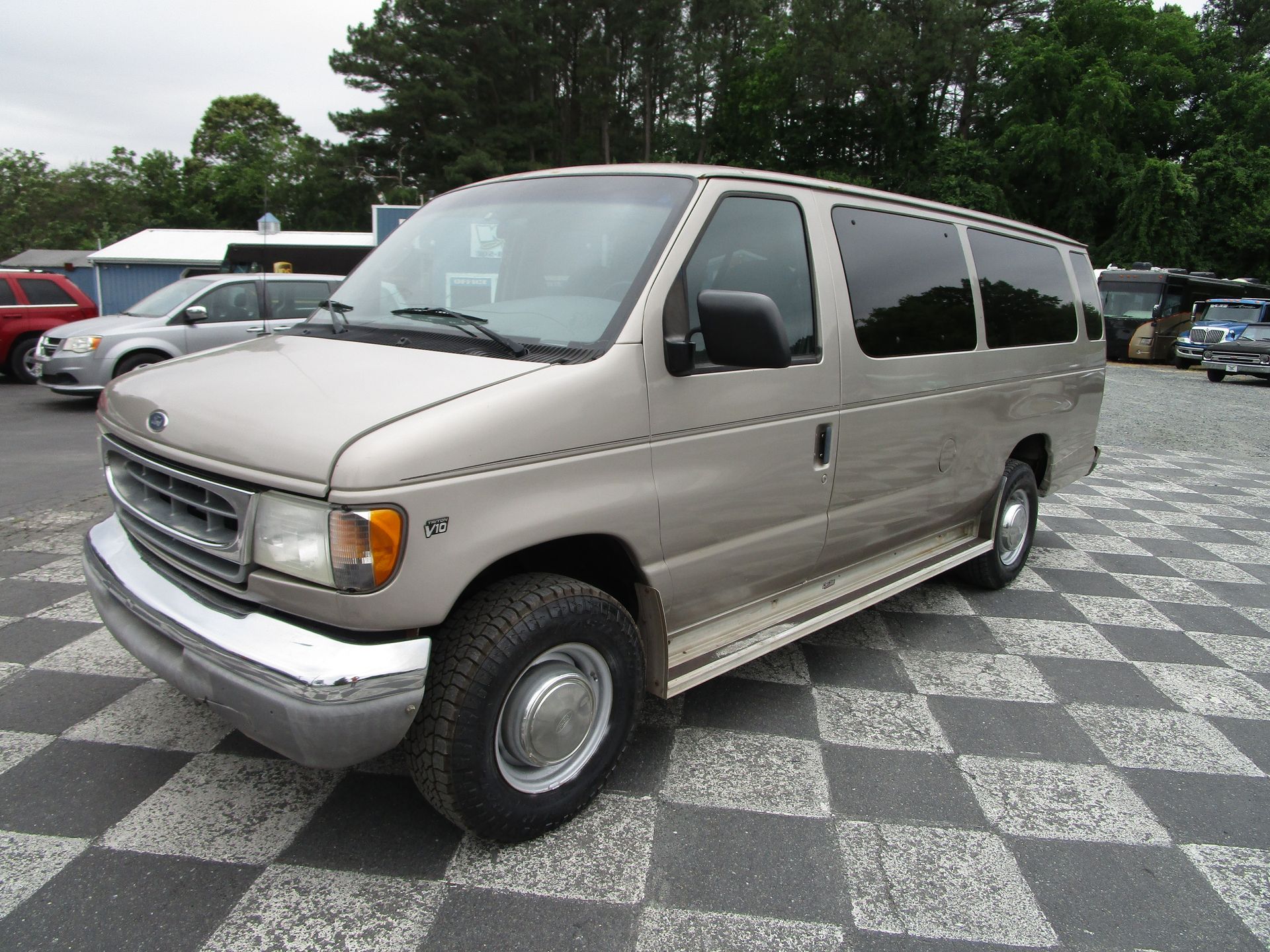 2001 FORD E350 SUPER DUTY XL