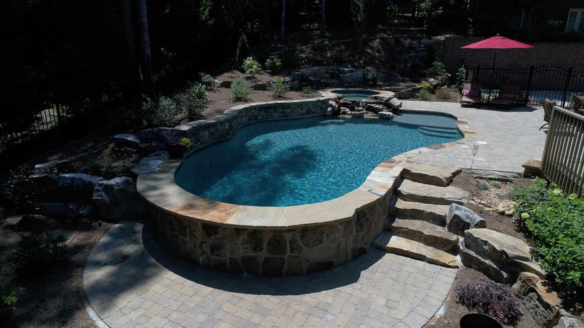Custom-build freeform pool in Marietta, GA