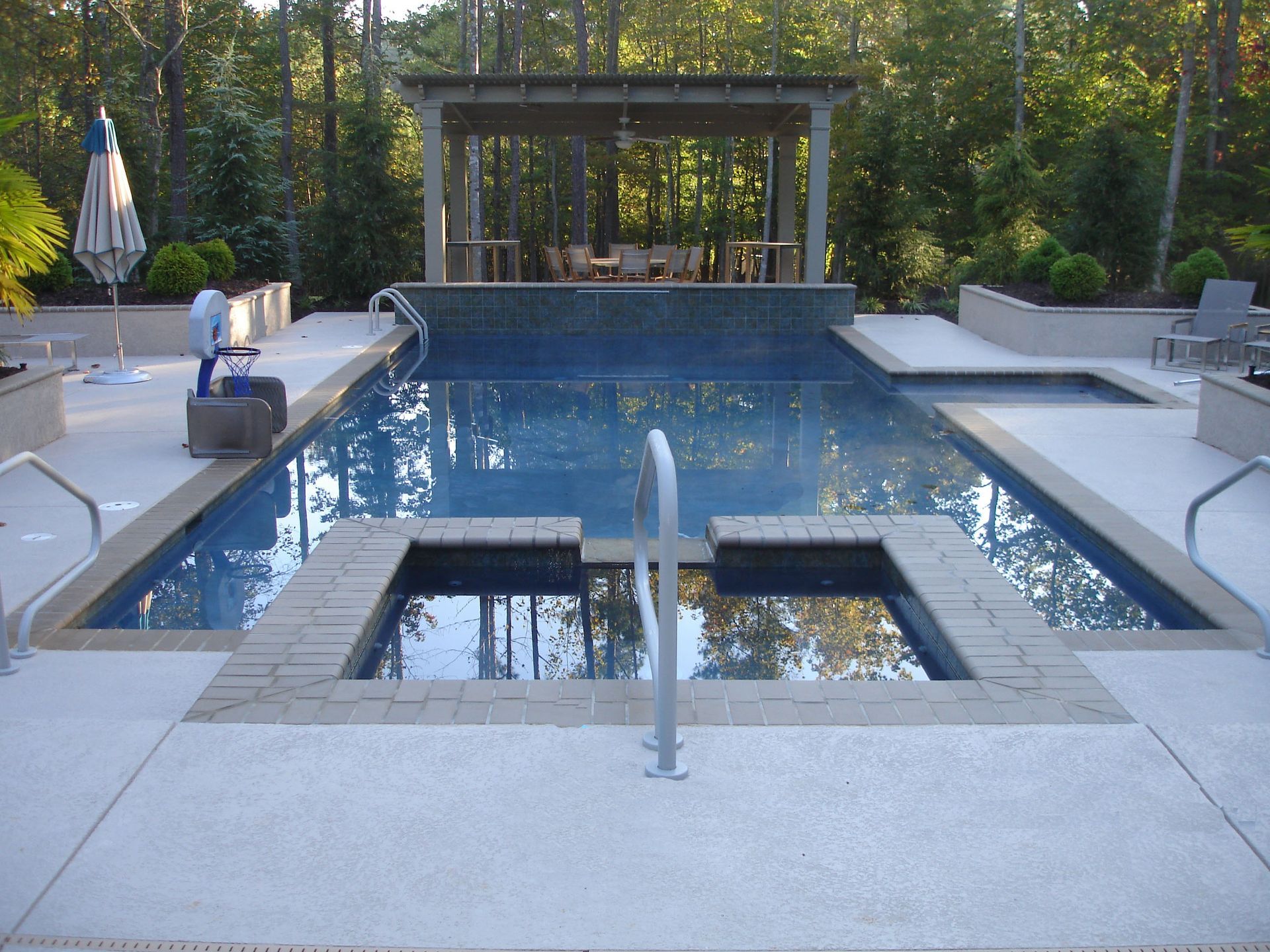 Custom-build geometric pool in Johns Creek, GA