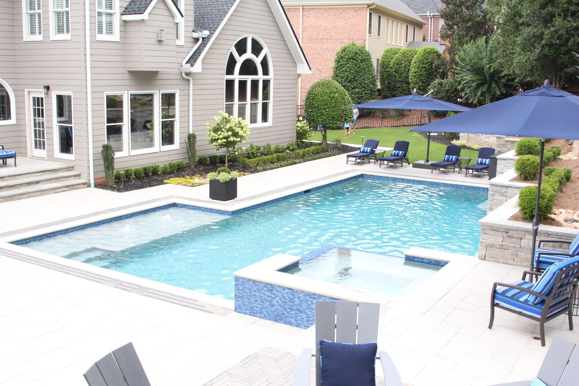 Custom-build geometric pool in Roswell, GA