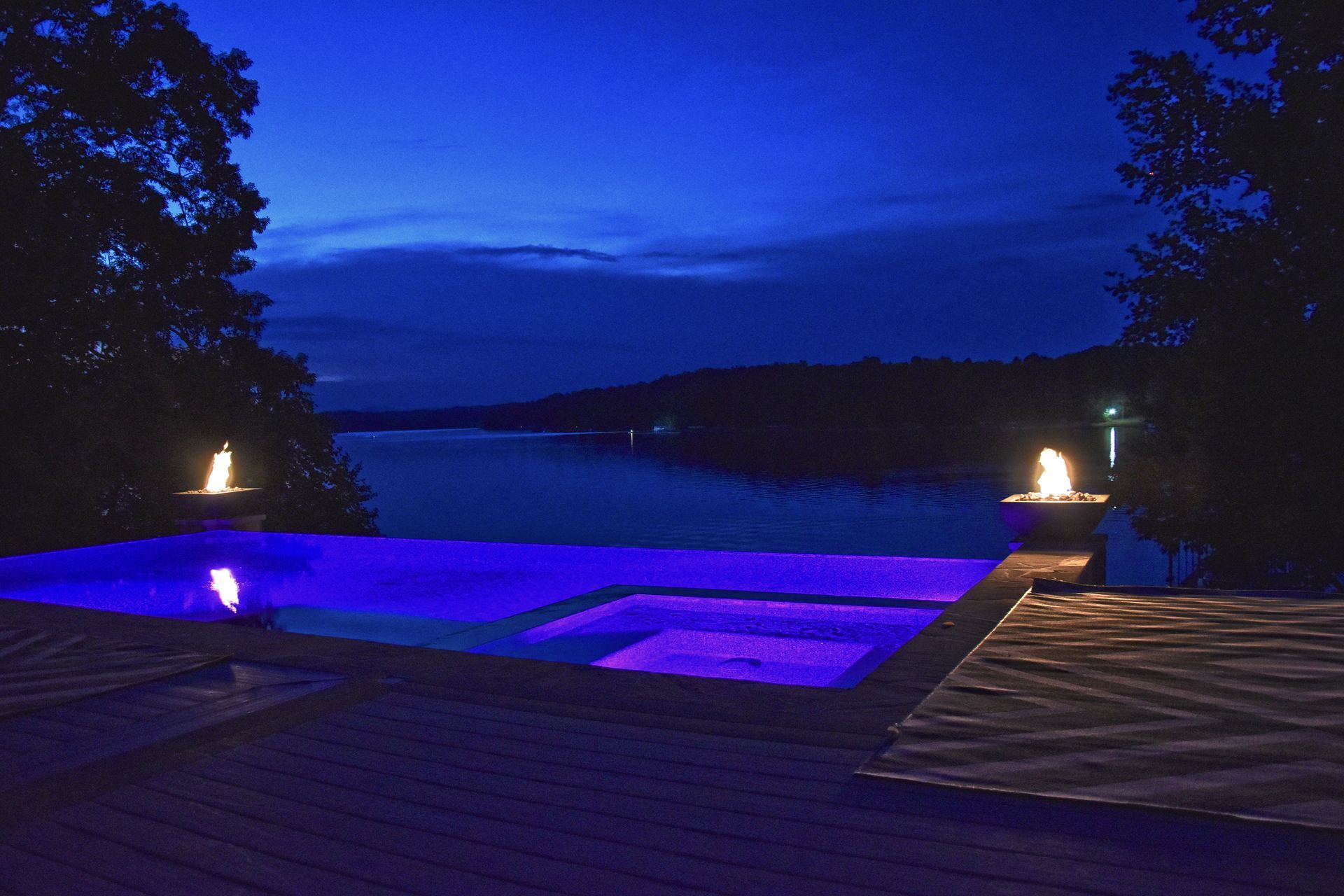Custom-build geometric pool in Canton, GA
