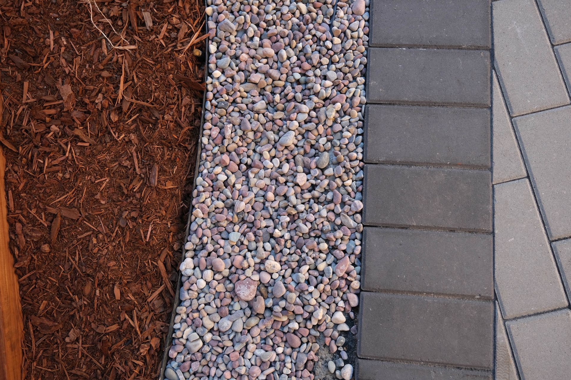 Bark, Rainbow River Rocks, Charcoal Paver