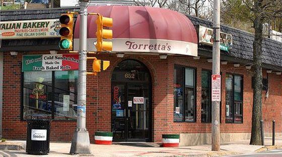 Torretta's Bakery front