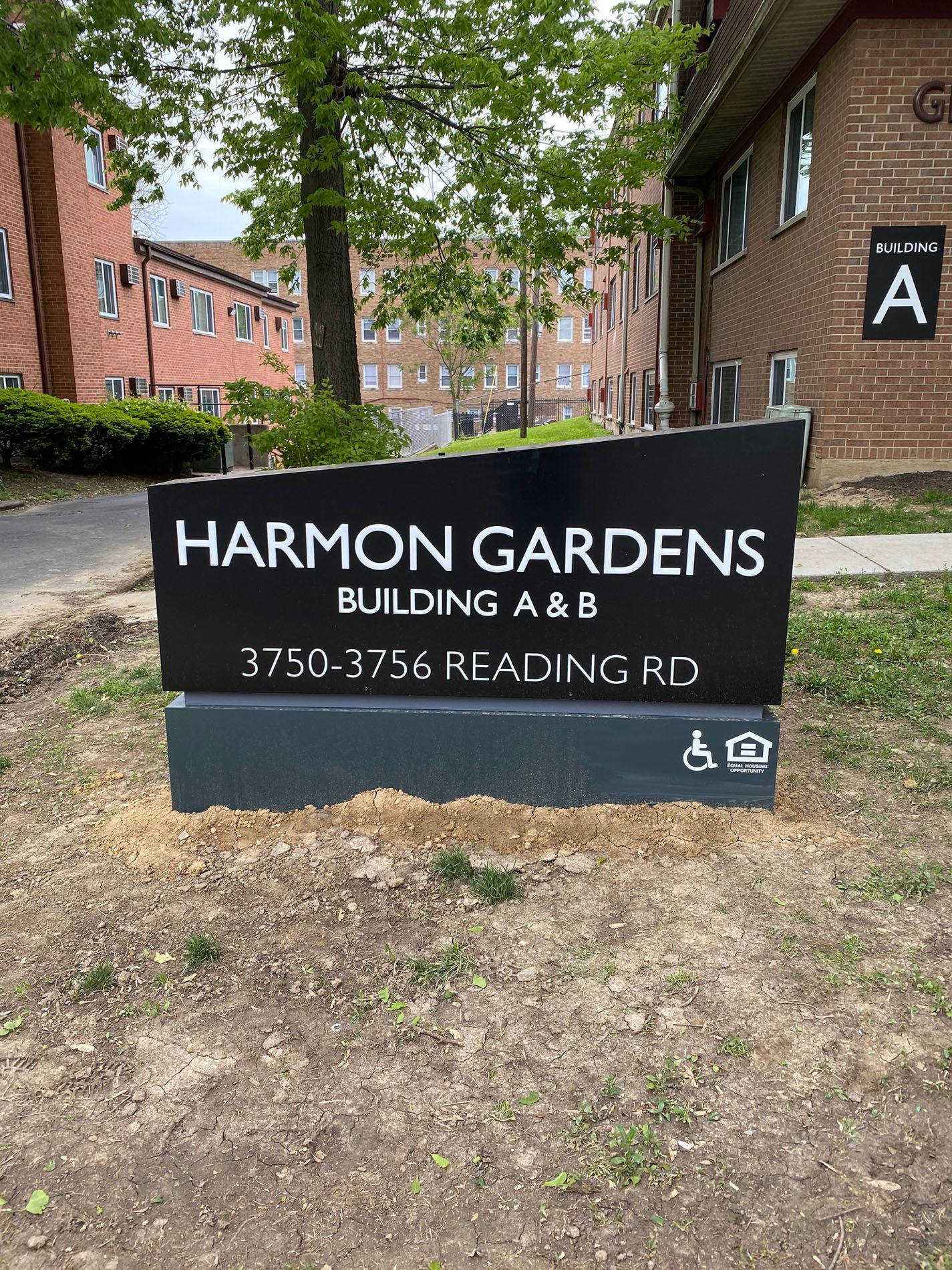 Harmon Gardens monument sign