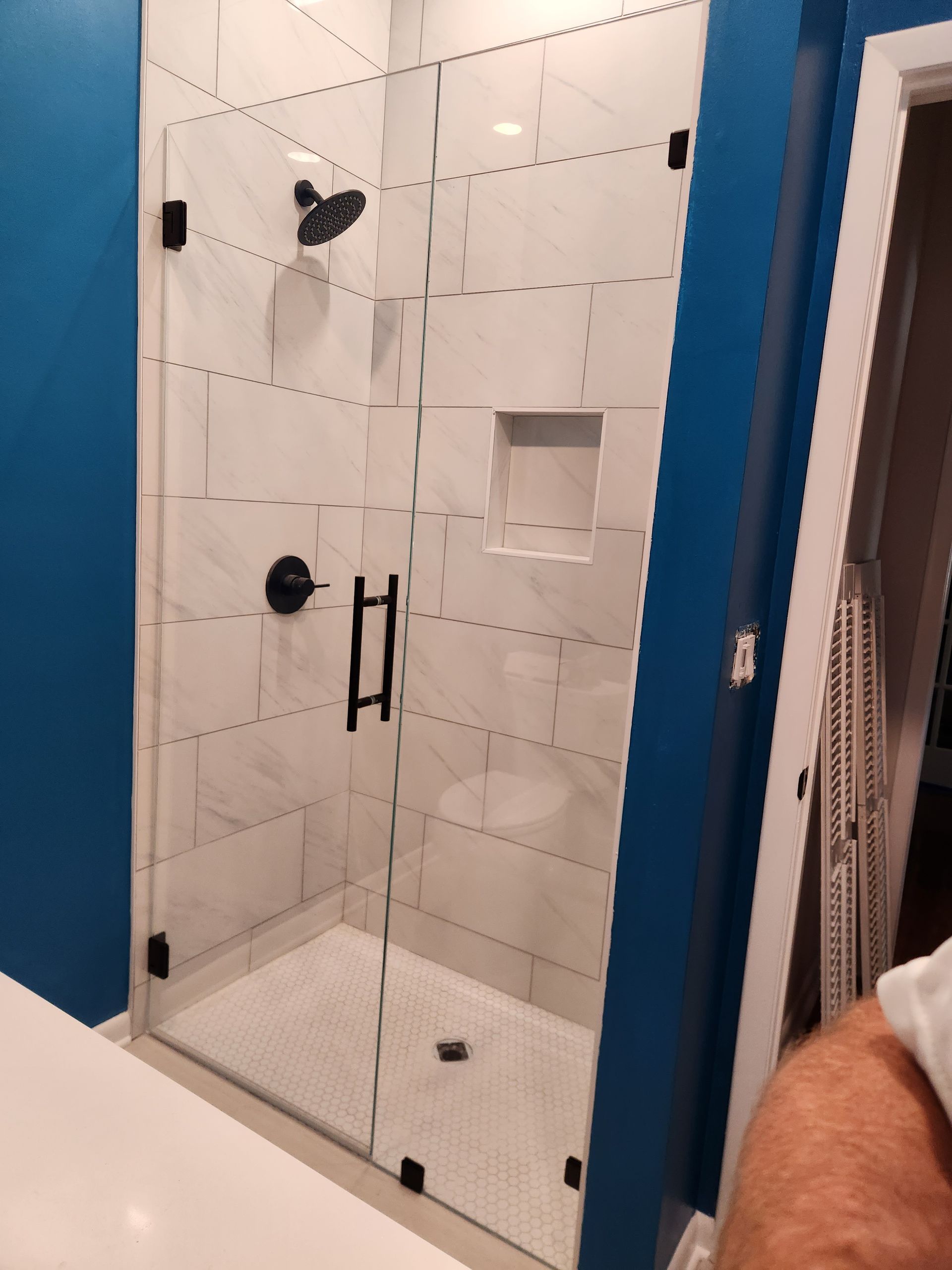 Low Iron Glass with Matte Black Clamps