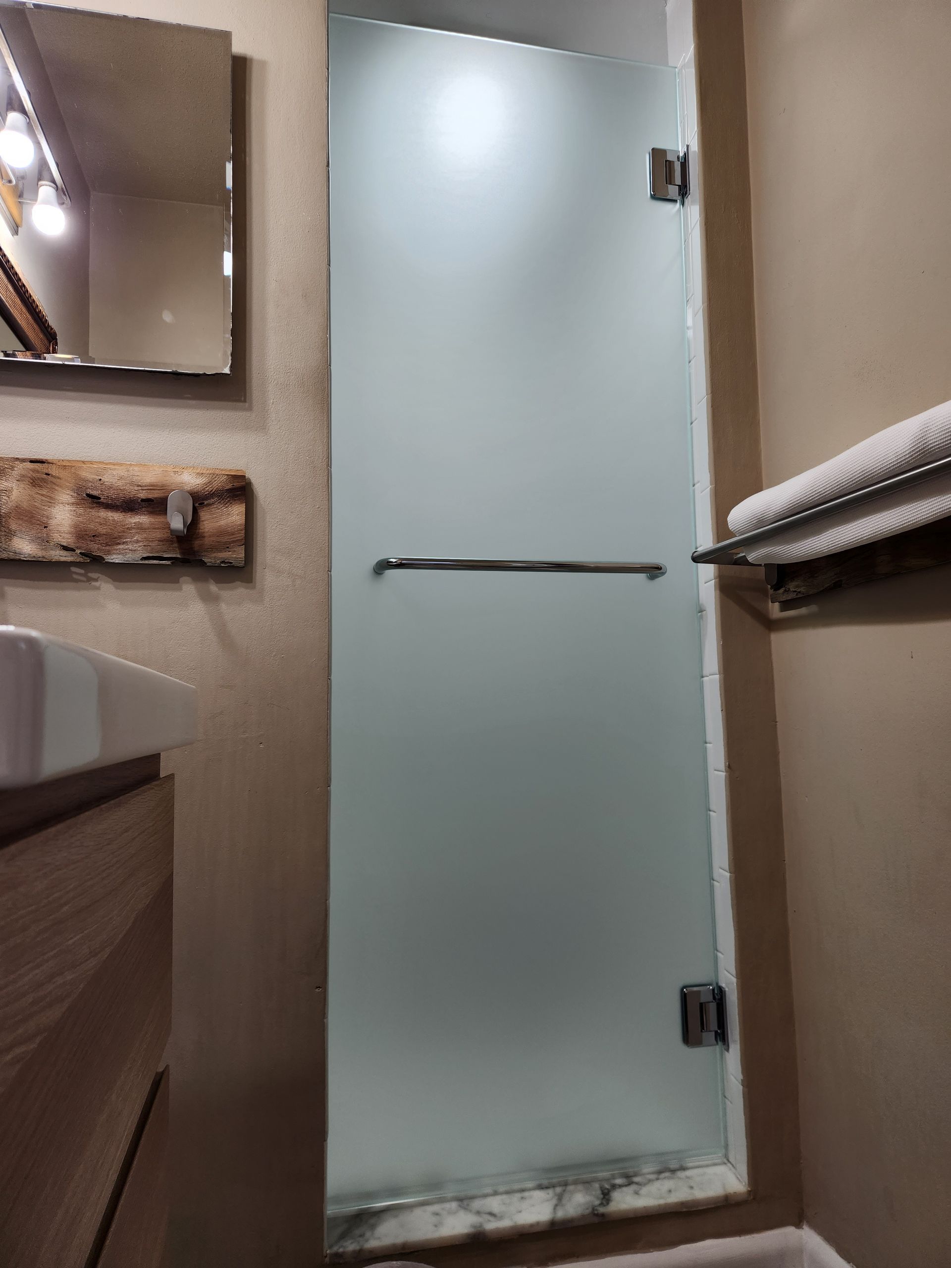 3/8” Matelux Glass Door Chrome