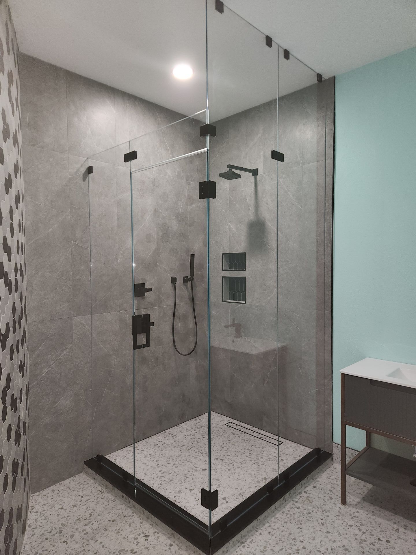 Shower Enclosure Black Clamps