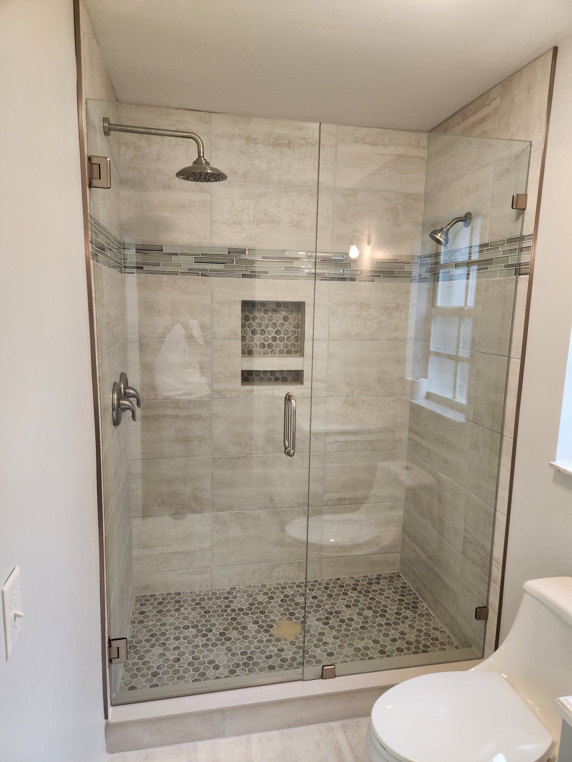 Shower Enclosure with Clear Inline