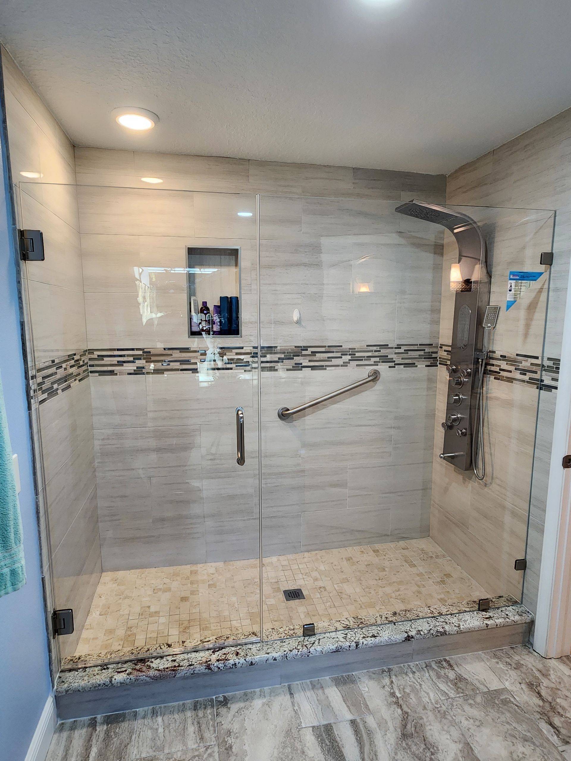 Shower glass enclosure