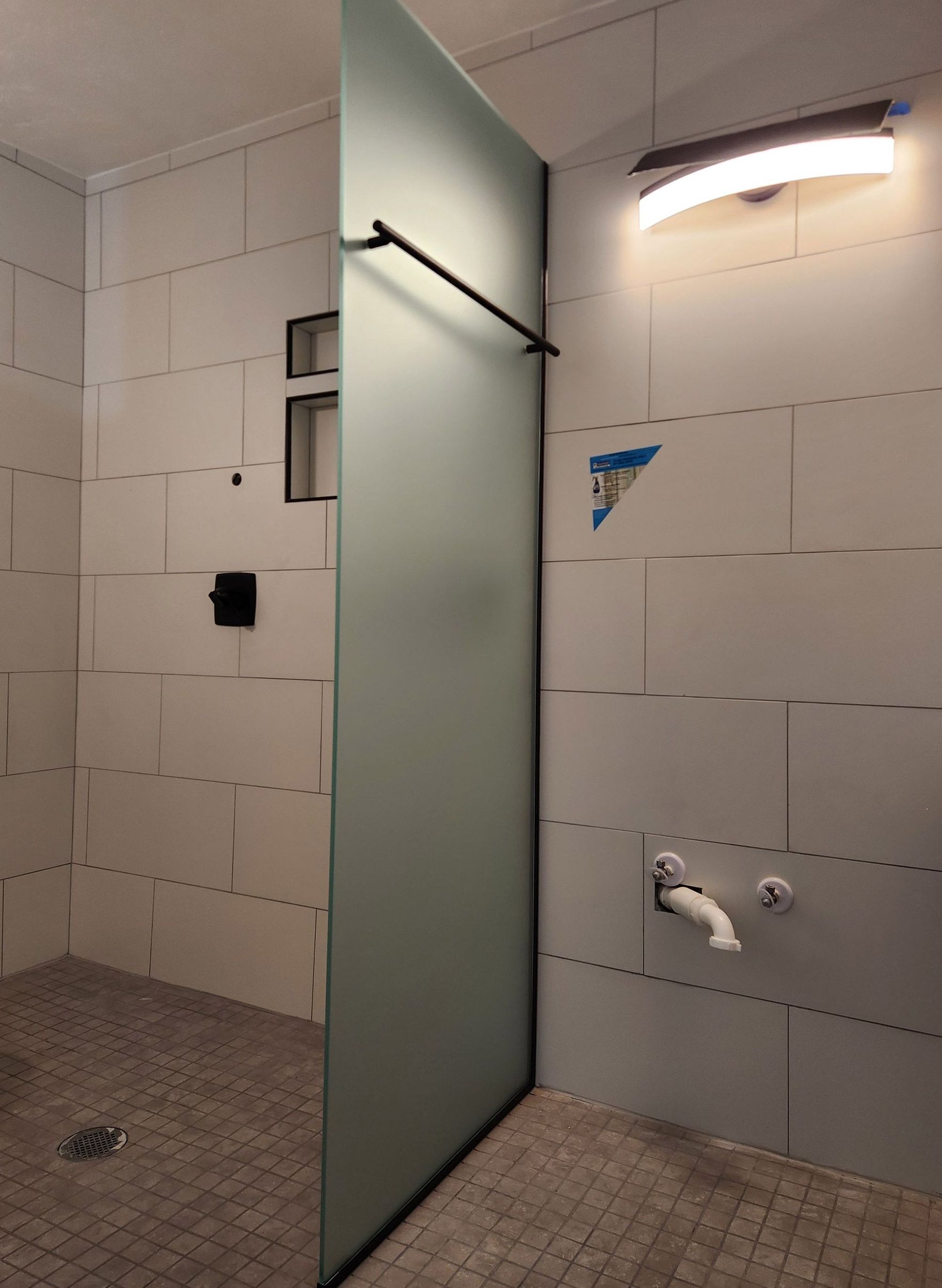 3/8” Matelux Glass Matte Black U-Channel