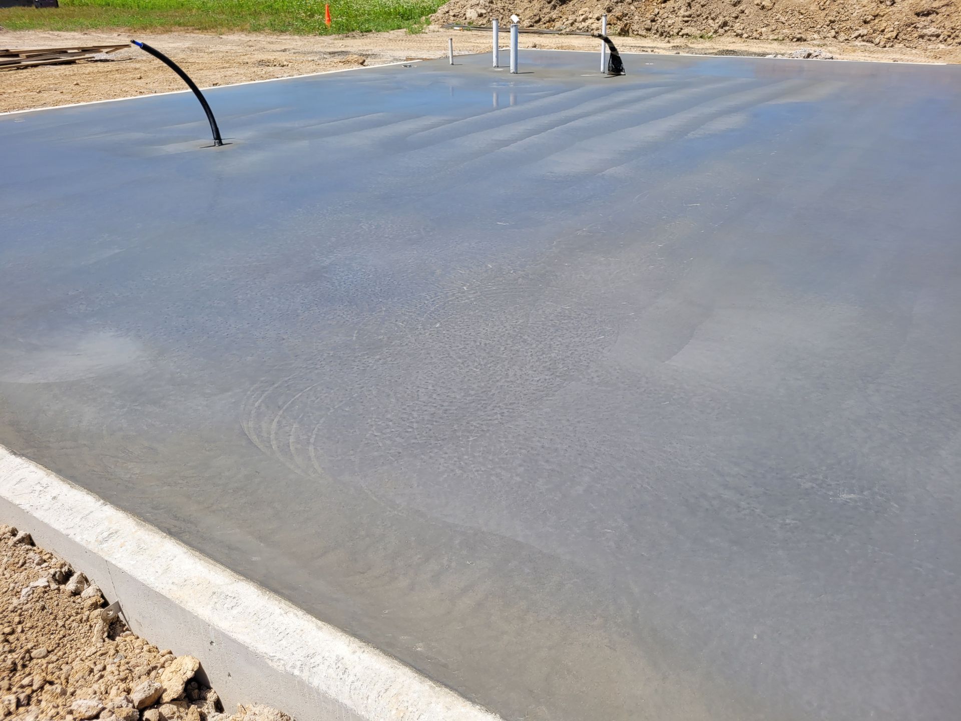 closer view of an open space concrete floor services