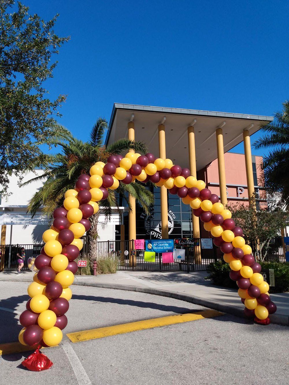 Balloon Spiral arches