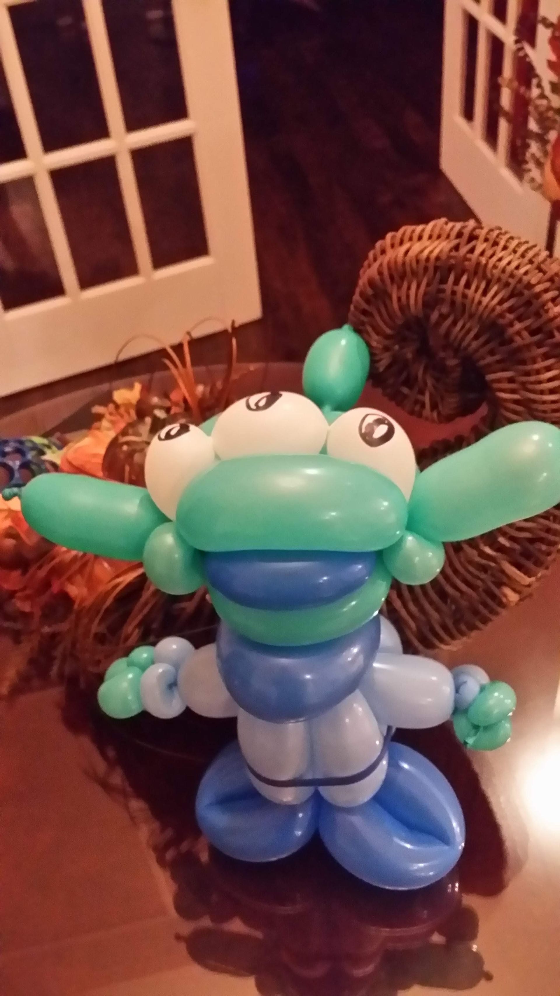 alien balloon