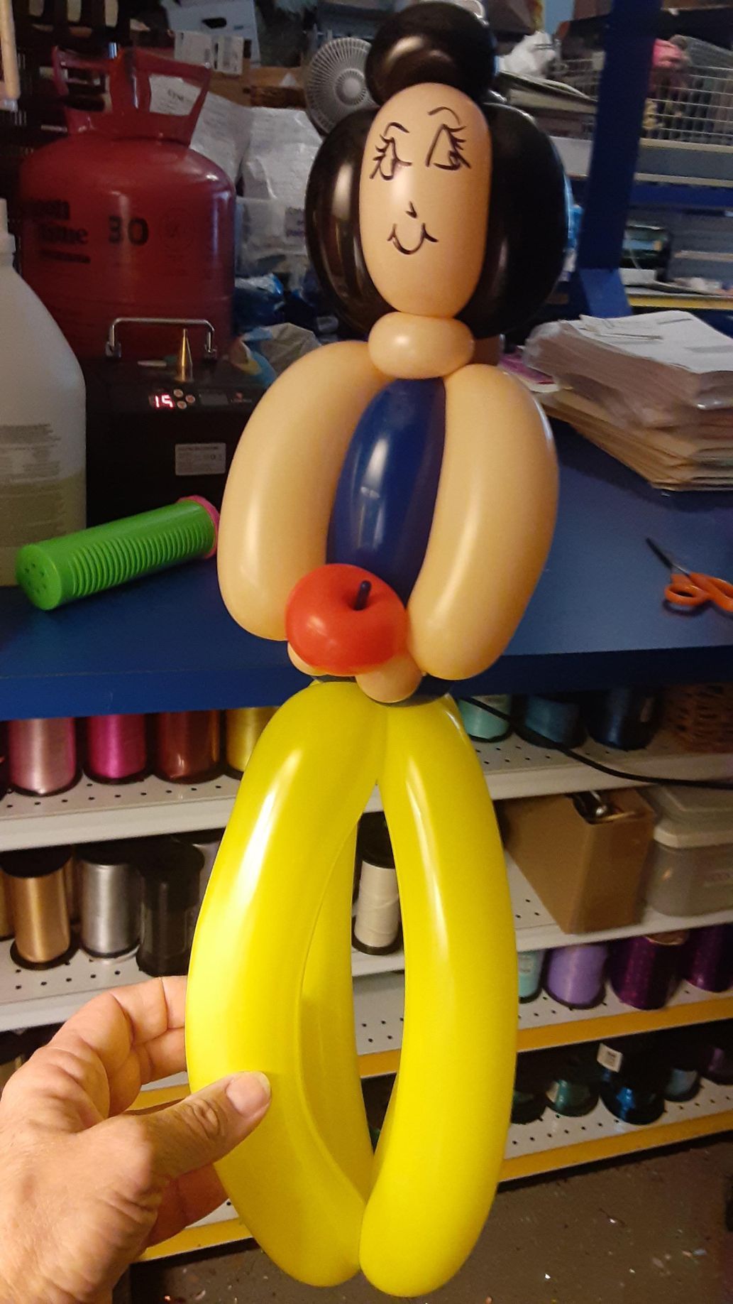 woman sculpture balloon