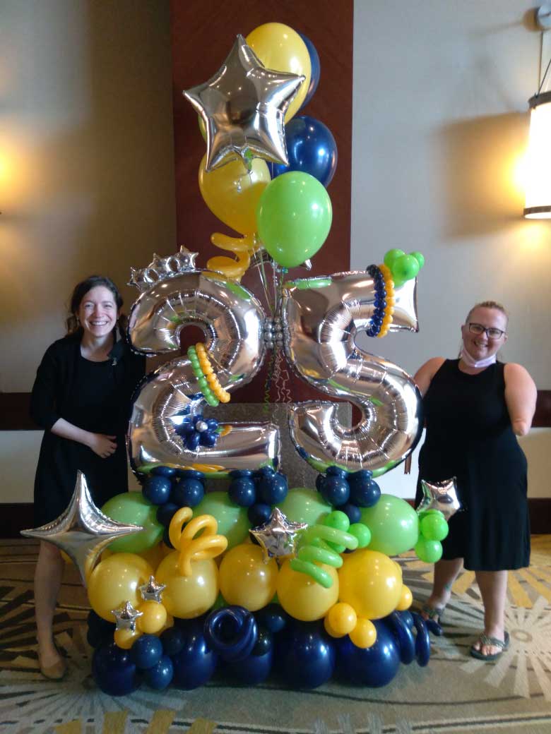 floor display 25 balloons