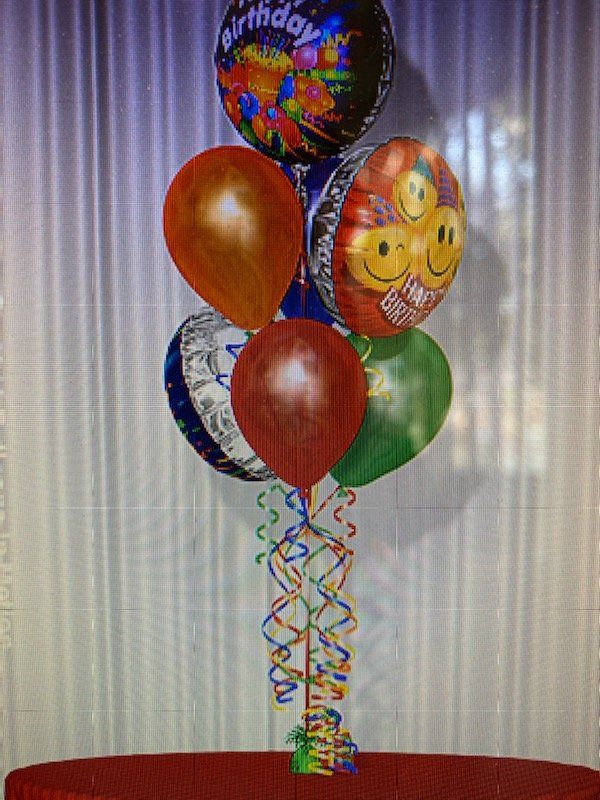 Tradition Balloon Center piece triangle balloon