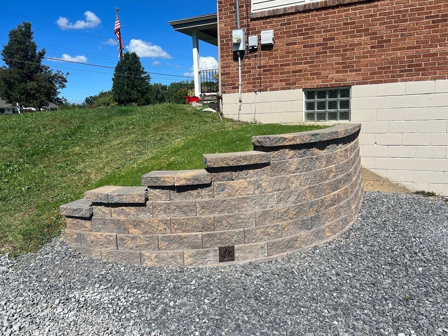 rounded retaining wall