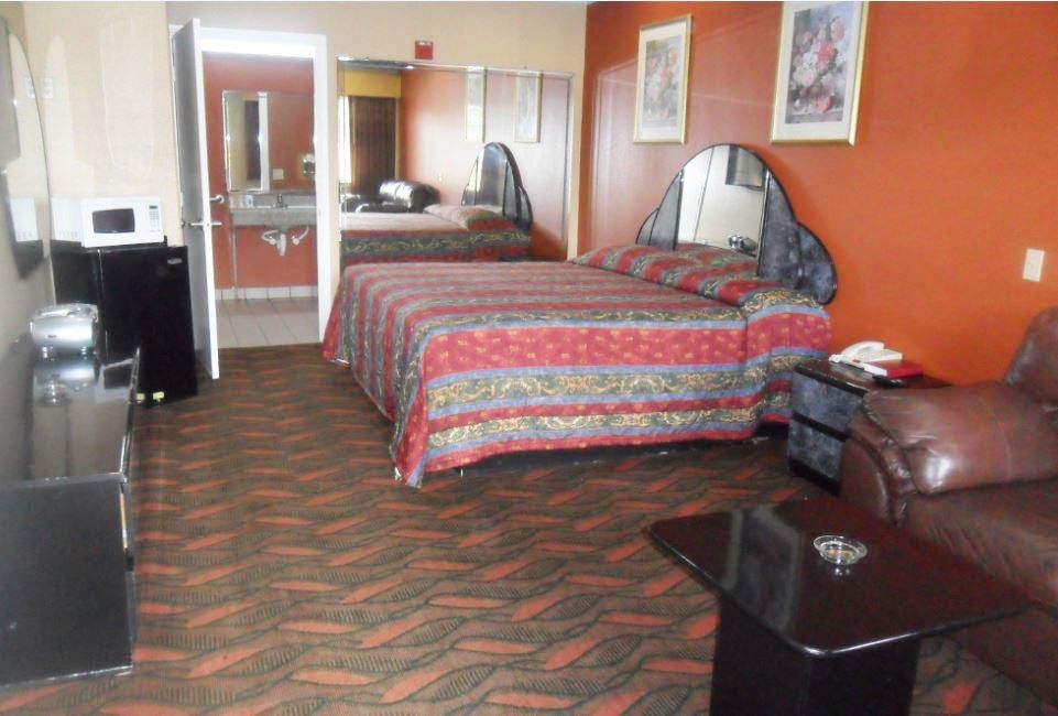 ROOM 1
