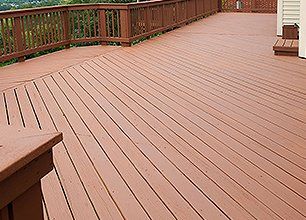 Deck cleaning and sealing service